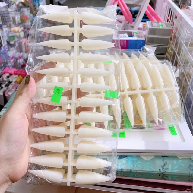 Móng mẫu nhọn 10 khay 240 móng