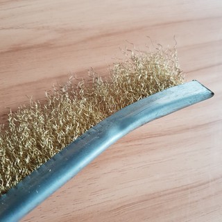 Bàn chải đánh rỉ cán đỏ