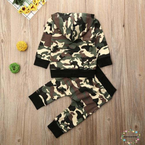 Set áo khoác hoodie + quần dài họa tiết rằn ri cho bé trai