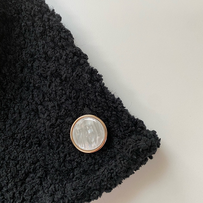 Nút áo khoác kiểu dáng đơn giản dành cho nữ