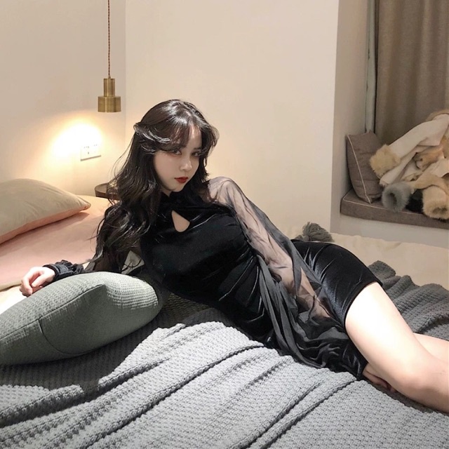 Đầm nhung cách tân cổ tàu - Váy sườn xám tay voan khoét ngực