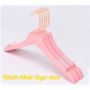 Móc Gỗ Treo Quần Áo Hồng 38cm Đầu Móc Vàng (1móc)