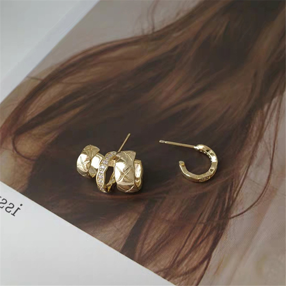 COD Khuyên Tai Nữ Trang Tạo Hình Độc Đáo