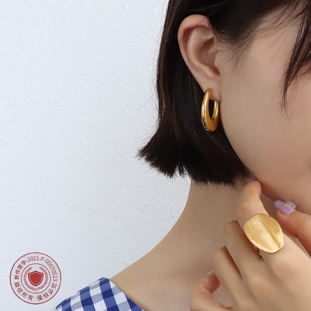 Bông tai hình chữ U bằng thép titan mạ vàng 18K f453