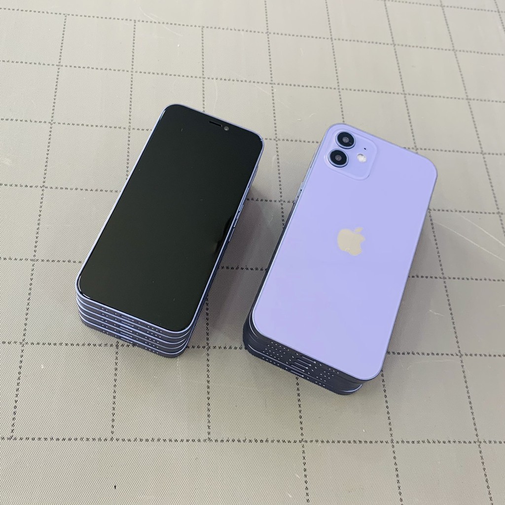 Mô hình iphone 12 và 12 mini  màu tím mộng mơ cực đẹp dùng để trưng bày
