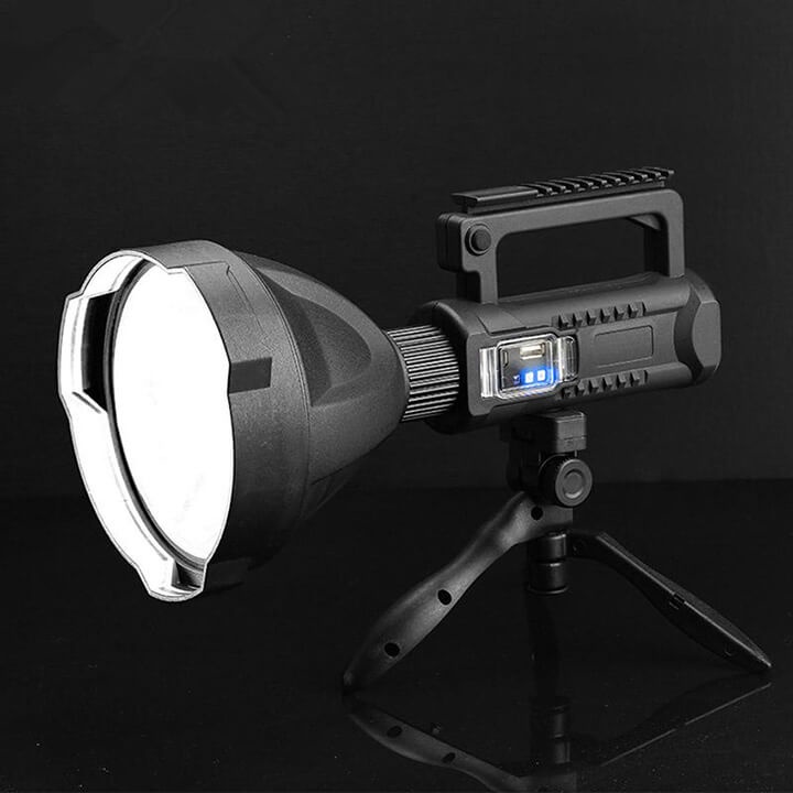 Đèn pin cầm tay siêu sáng W591 chiếu xa 1000m chống thấm nước có chân đế dung lượng 8000mAh, 4 chế độ