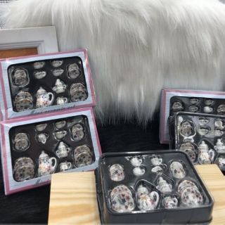 Bộ ấm chén mini bằng gốm sứ. Đồ chơi mini