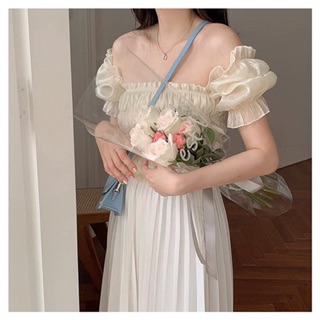 Áo crotop trễ vai lụa bóng