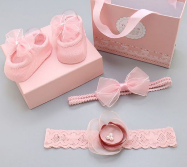 Combo 2 băng đô, 1 vớ full box cho bé đầy tháng hoặc làm quà tặng cho bé