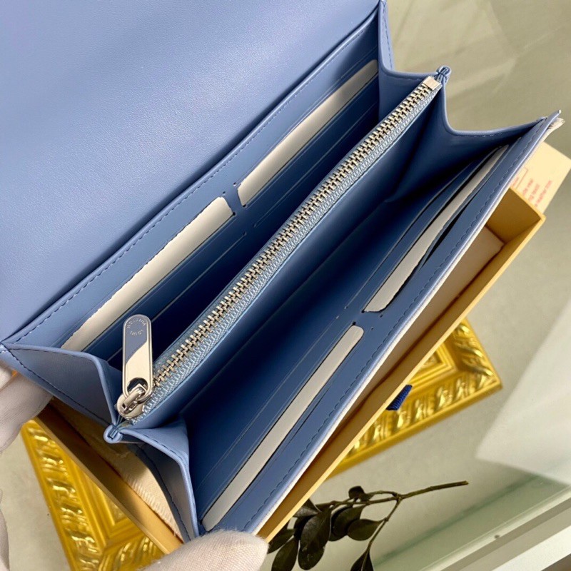 Ví dài cầm tay khuy bấm thời trang cho nữ Louis Vuitton LV Mahina da thật cao cấp