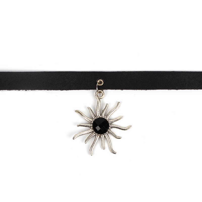 Vòng cổ choker da đính đinh tán phong cách gothic thời trang