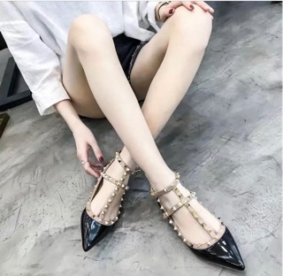 Giày đinh đế bệt