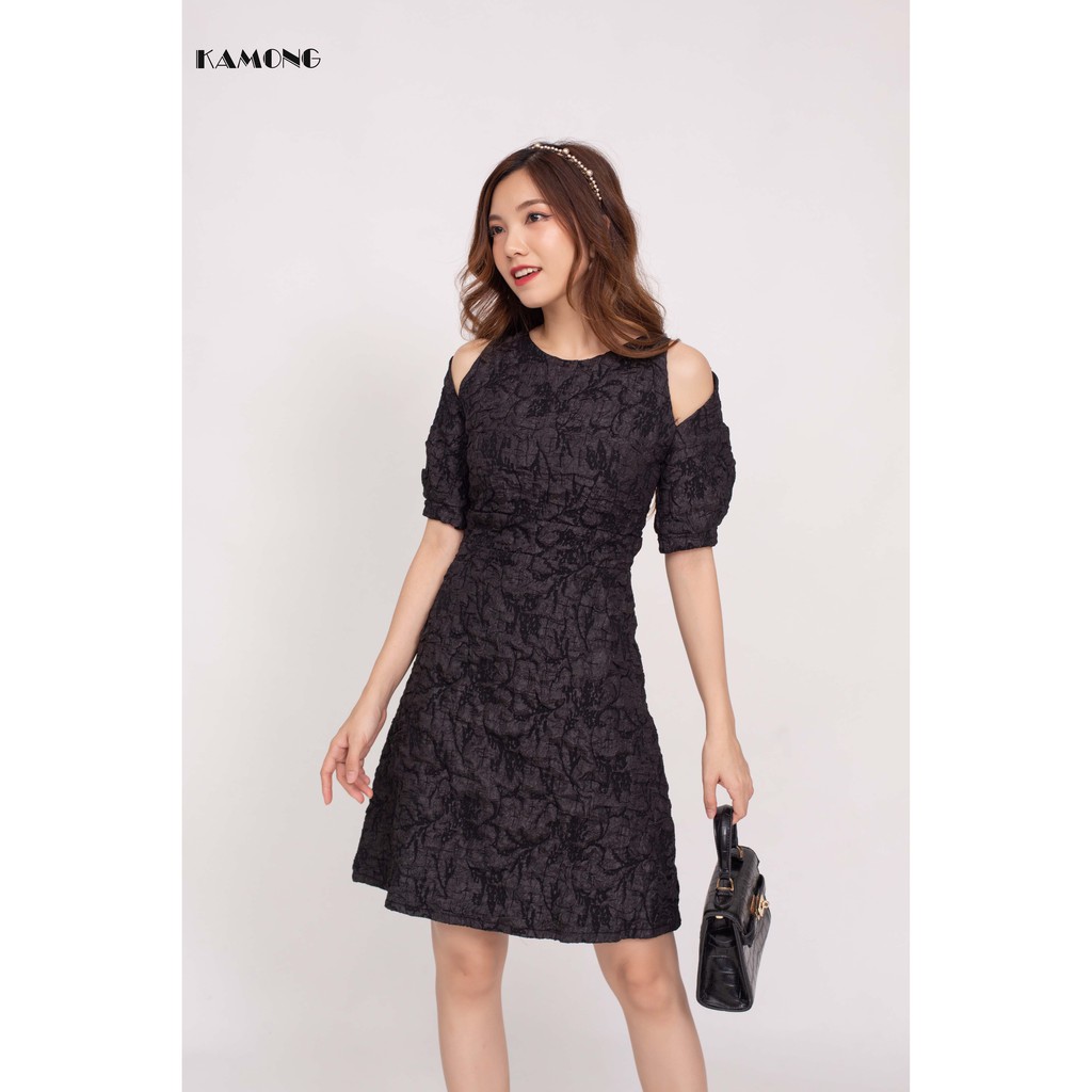 Đầm gấm khoét vai KAMONG D123