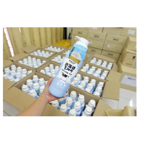 Sữa Tắm Trắng or Lotion Beauty Buffet Hokkaido Milk Whitening AHA Shower Cream 700ml