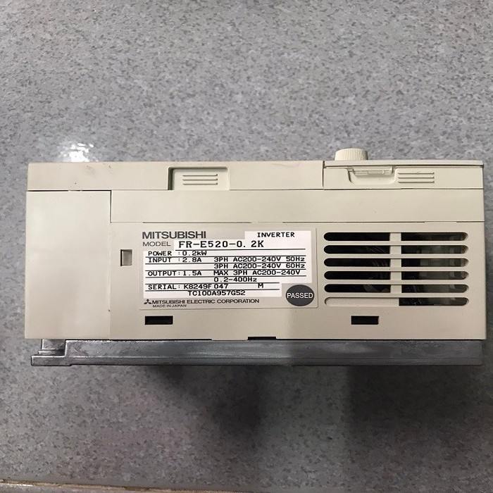 FR-E520-0.2K Biến tần cấp 1 pha hoặc 3 pha 220V 200W Mitsubishi