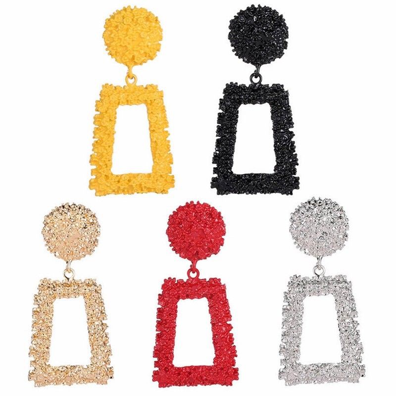 Khuyên tai họa tiết hình học thời trang sang trọng