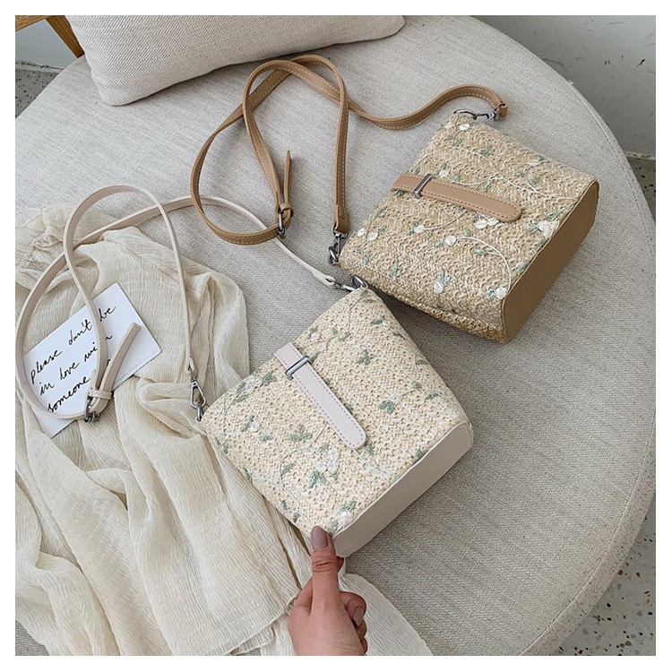 TÚI ĐEO CHÉO CỐI CỰC XINH  XỊN XÒ KÈM REN THÊU HOA LÁ ĐANG LÀM MƯA LÀM GIÓ