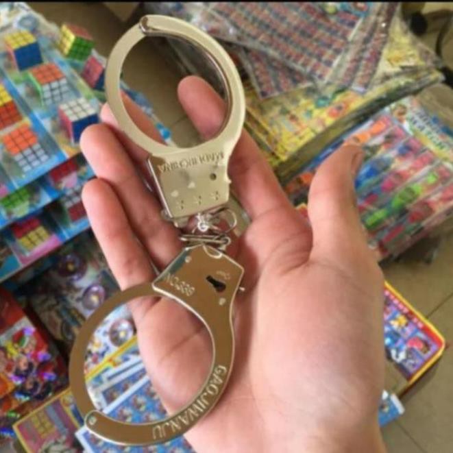 1 bộ đồ chơi cong số 8 bằng Kim loại có thìa khoá