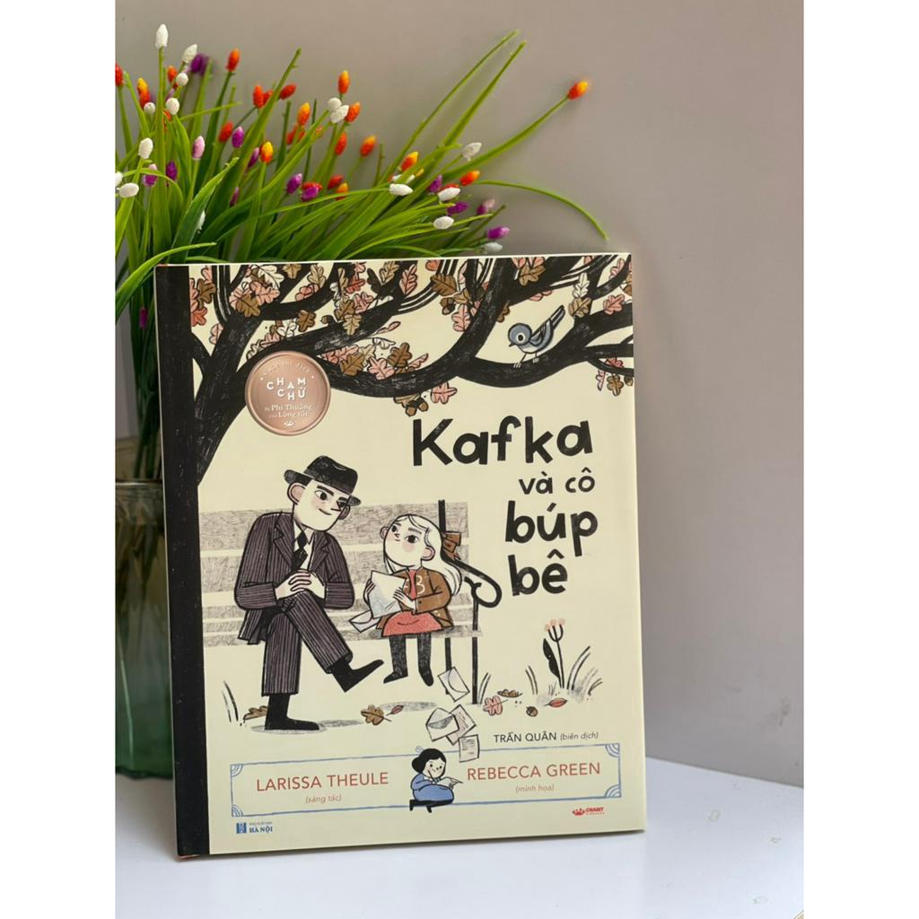 Sách - (Bìa cứng in màu) Kafka và cô bé búp bê  - Larissa Theule  - Minh họa: Rebecca Green - Trần Quân dịch - Crabit Ki