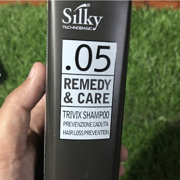 Dầu gội chống rụng và kích thích mọc tóc Silky Trivix Hair Loss Prevention Shampoo 250ml