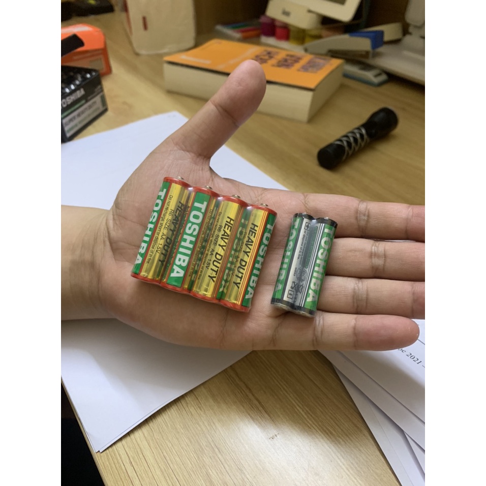 Vỉ 2 Viên Pin Tiểu AAA 1,5V Toshiba và Vỉ 4 viên pin tiểu AA (loại xịn rõ nguồn gốc)