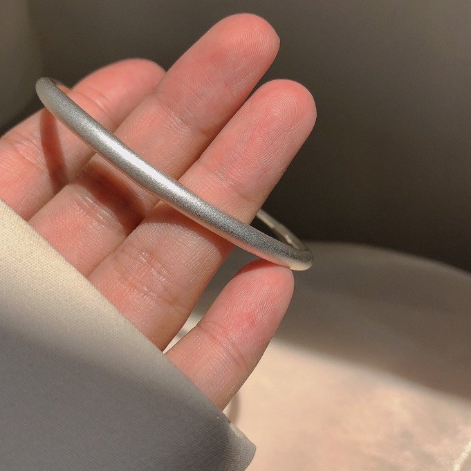 Vòng đeo tay bạc sterling kết cấu mờ có thể điều chỉnh không gây dị ứng