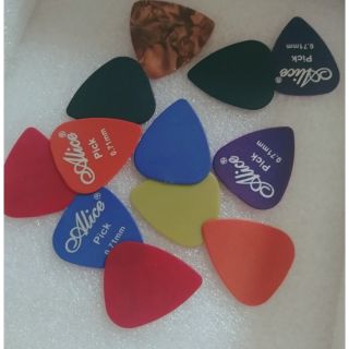 Pick gãy đàn