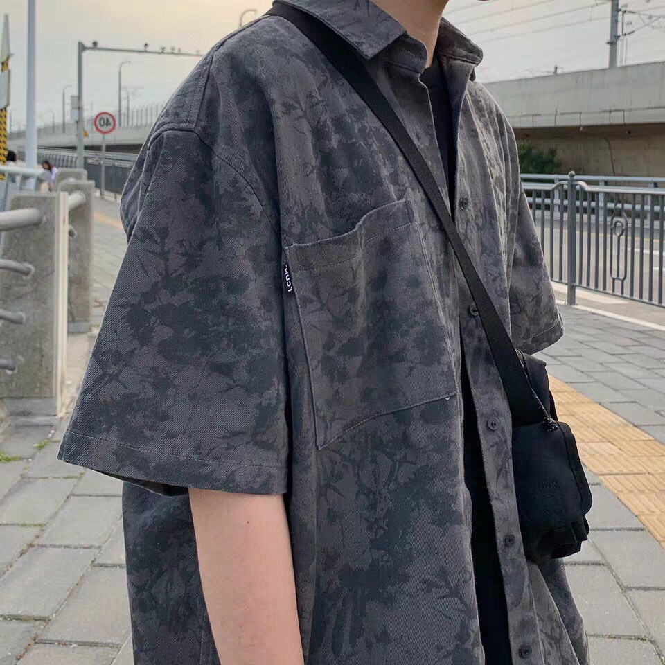 ÁO SƠ MI NGẮN TAY DÁNG RỘNG HỌA TIẾT ĐỘC LẠ CHO NAM