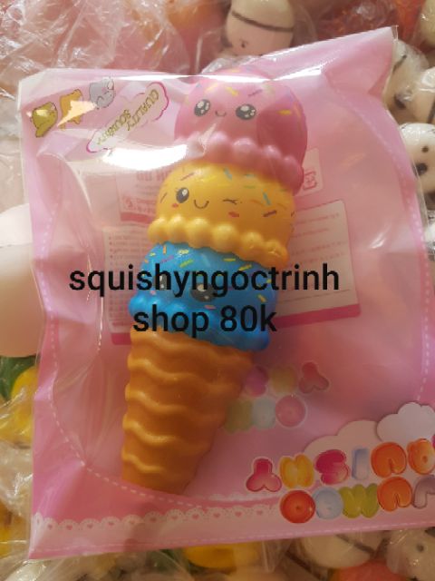 Squishy kem 3 màu kèm bao bì như hình bên cạnh