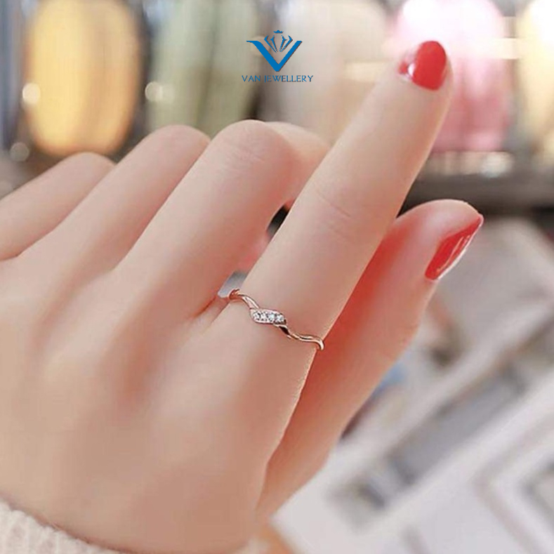 Nhẫn Bạc Nhẫn sóng mảnh điểm đá nghiêng Van Jewelry V10741