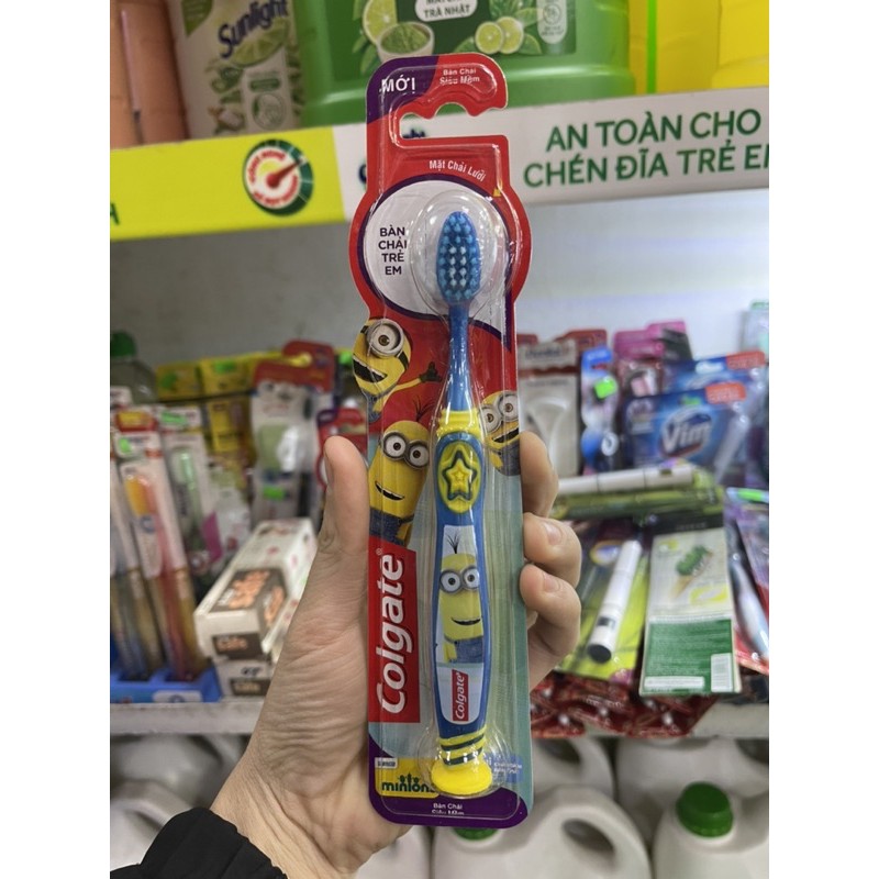 Bàn chải đánh răng cho bé Colgate Minion (từ 5 - 9 tuổi)