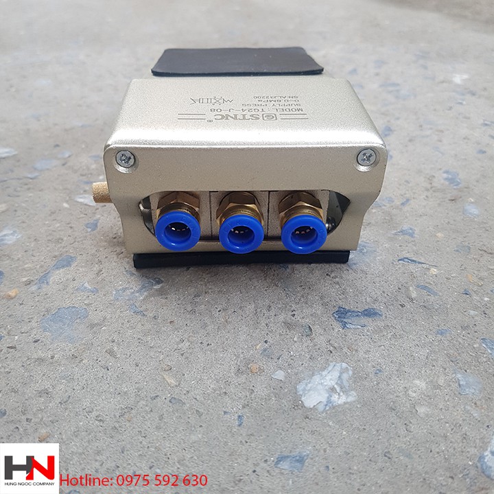 Bàn đạp khí nén TG24-J-08 hãng STNC và đầu ra ống hơi