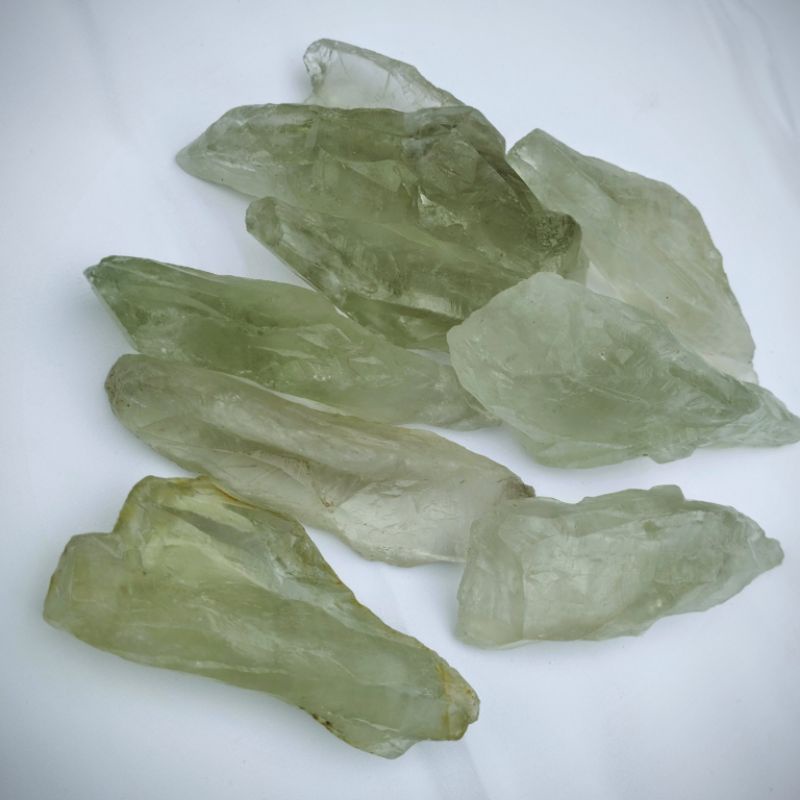 Tinh thể thach anh pha lê xanh/Prasiolite