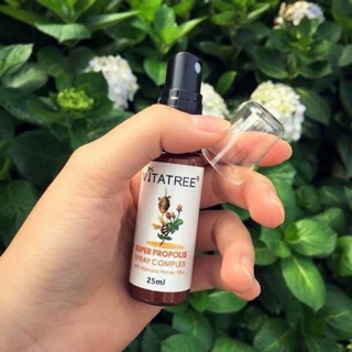 Xịt họng từ keo ong giúp giảm ho giảm ngứa cổ, khàn tiếng Vitatree