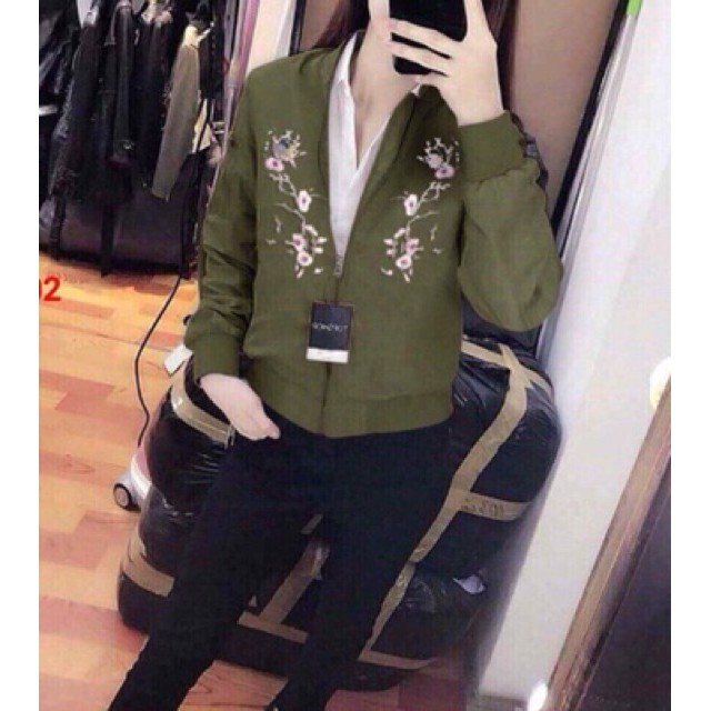 Áo khoác dù 2 lớp thêu hoa nữ tính