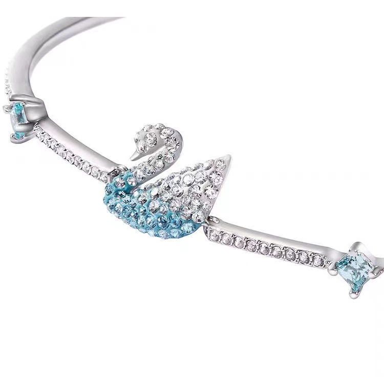 Vòng Tay Hình Thiên Nga Xanh Phong Cách Mới 2020 Cho Nữ5549312