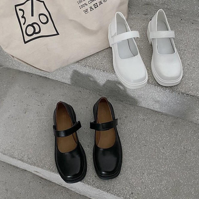 Giày ulzzang phong cách Retro mũi vuông quai dán đen, trắng