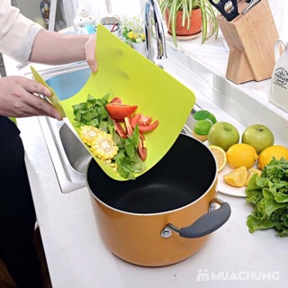 Thớt nhựa dẻo chế biến ăn dặm Inomata Nhật