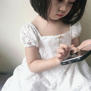 Váy thô đục lỗ cho bé gái
