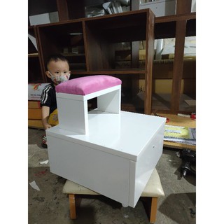Kệ để chân có ngăn kéo