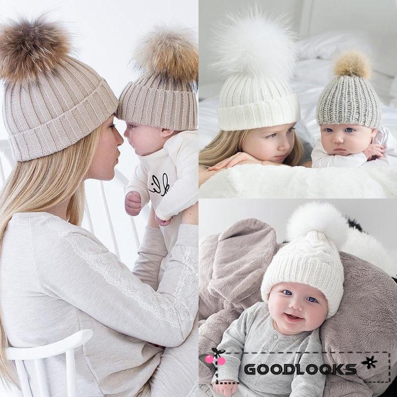 Bộ 2 Mũ Len Đính Quả Bông Lông Xinh Xắn Cho Mẹ Và Bé