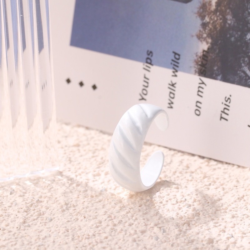 Nhẫn Đeo Tay Nhiều Màu Sắc Bằng Nhựa Acrylic Thời Trang Sành Điệu Cho Nữ