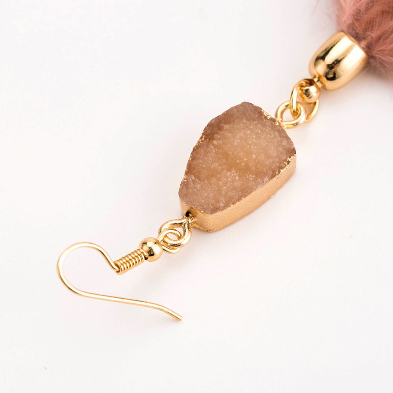 Khuyên tai dáng dài đính lông vũ màu hồng thời trang cho nữ