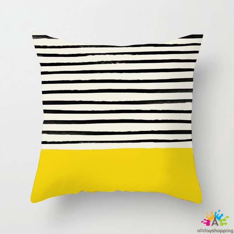 Vỏ gối vuông màu vàng chất liệu nhung vỏ đào | BigBuy360 - bigbuy360.vn