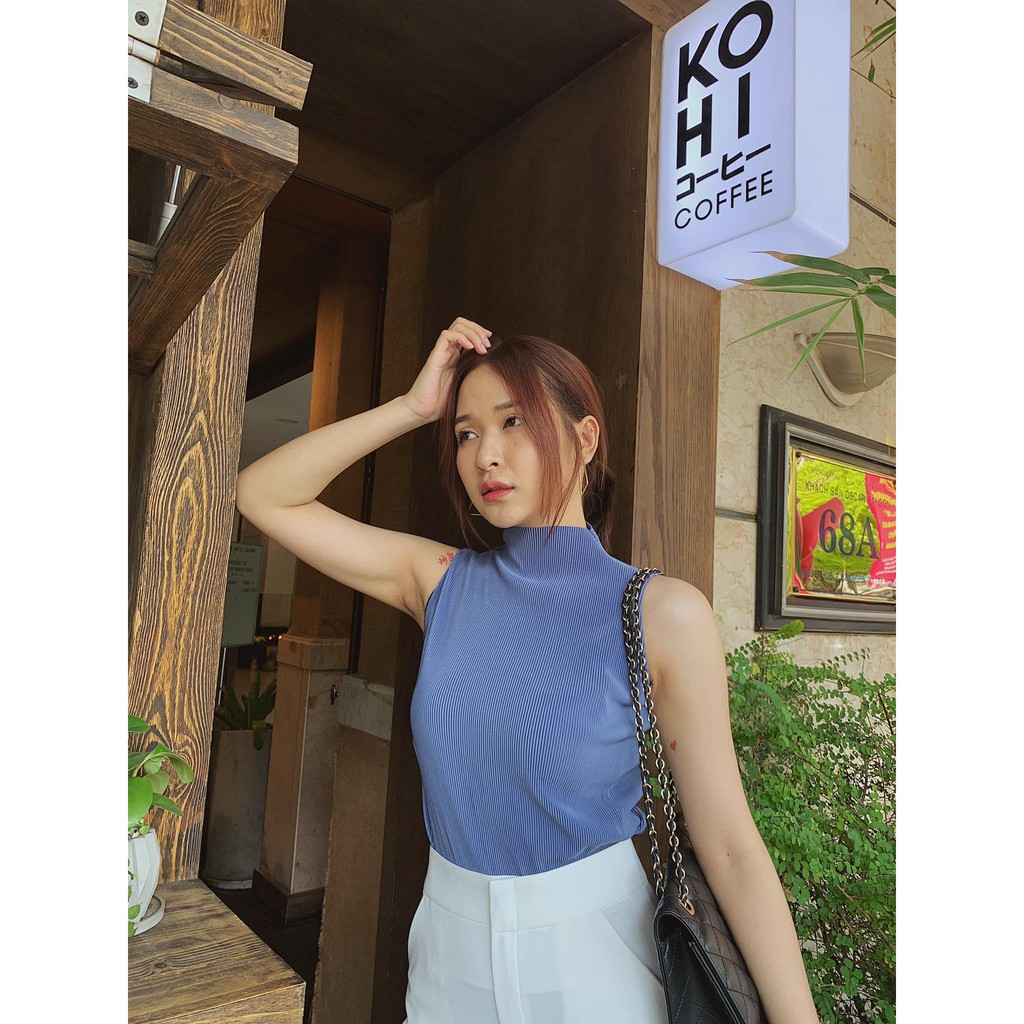 Áo cổ lọ dập ly