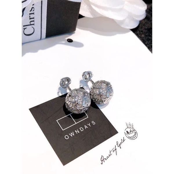 Hoa Tai Di ò Ngọc Trinh