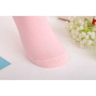 TẤT BÉ GÁI MẶC VÁY