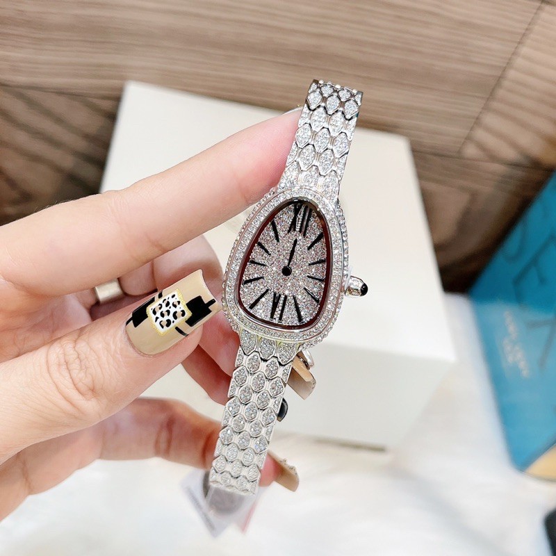 Đồng hồ nữ Davena .