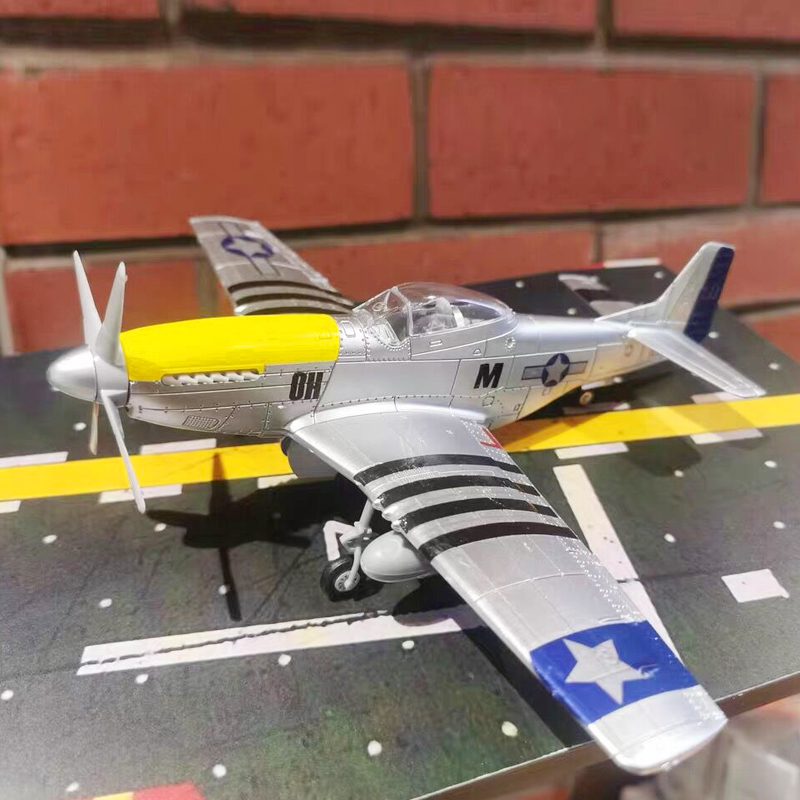 Mô hình máy bay chiến đấu 4D Mustang P-51 tỉ lệ 1 / 48 độc đáo vui nhộn