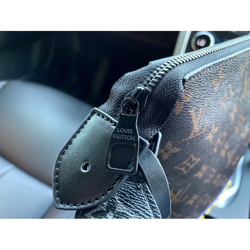 Túi đeo chéo L.V cao cấp 2021